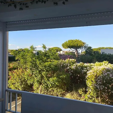 A 2mn A Pieds Apartment